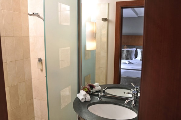Foto Doppelzimmer Standard - Ansicht Badezimmer